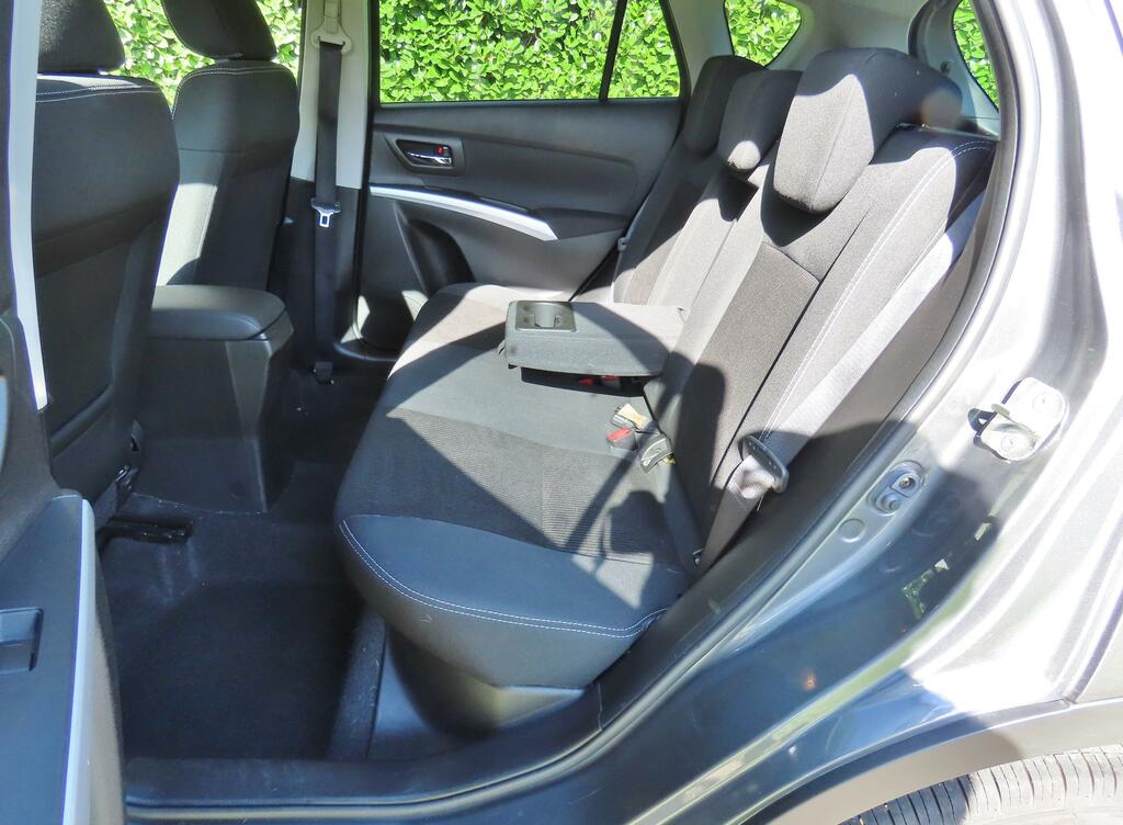 Suzuki SX4 Hatchback White #12