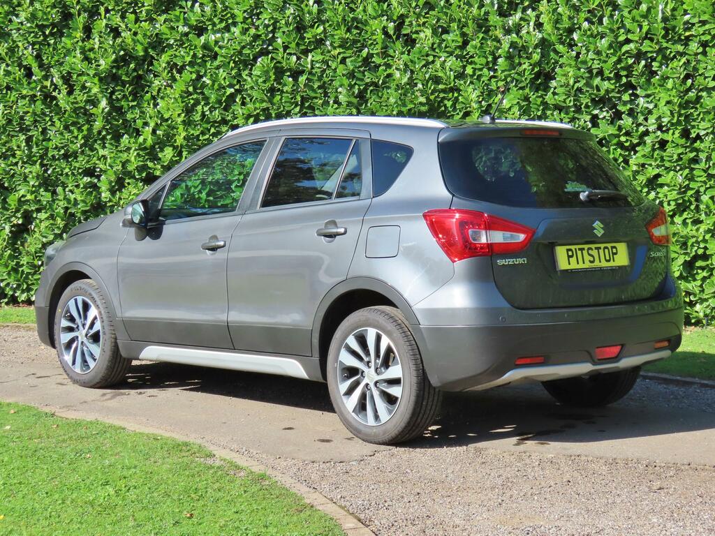 Suzuki SX4 Hatchback White #5