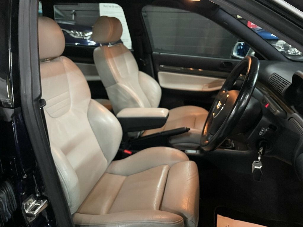 Audi RS4 Avant Quattro 5dr  #4