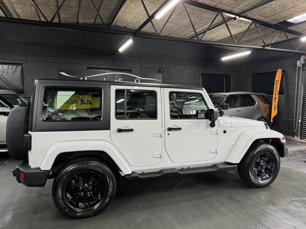 Jeep Wrangler 2.8L Sahara LS63XMD White #2