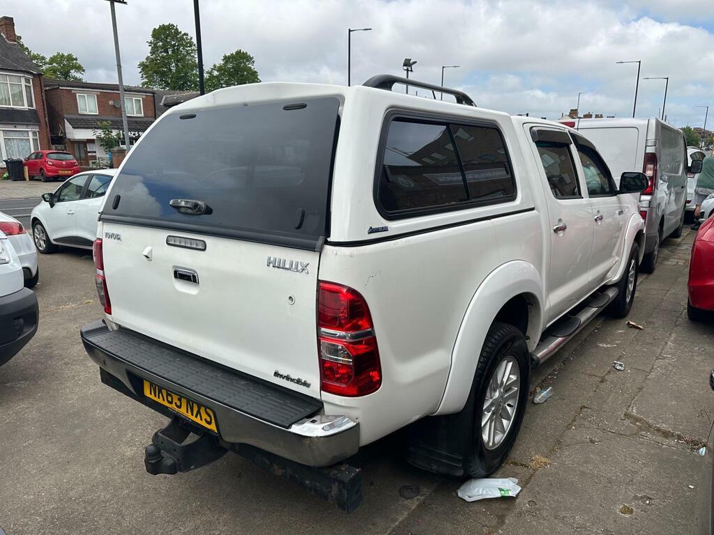 Toyota HILUX 3.0 D-4d Invincible 4Wd Euro 5 White #4