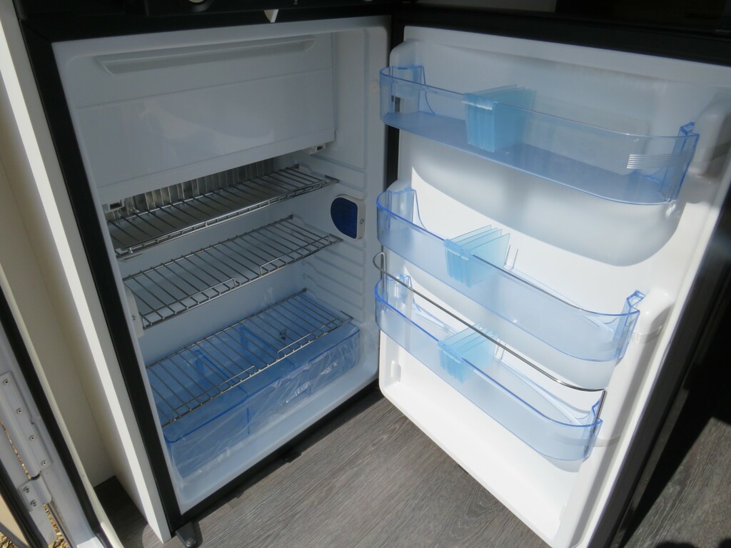 Mini  200H 1.8 Luxury Cvt White #16