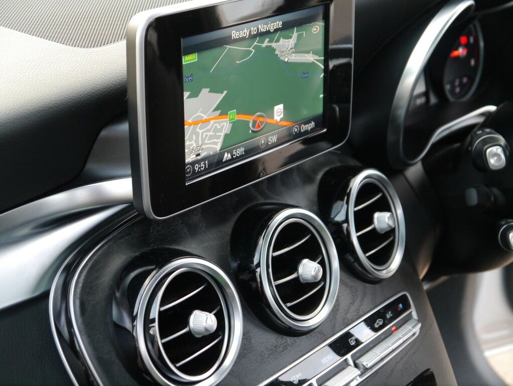 Mercedes-Benz 250 Glc D 4Matic Amg Line Silver #4