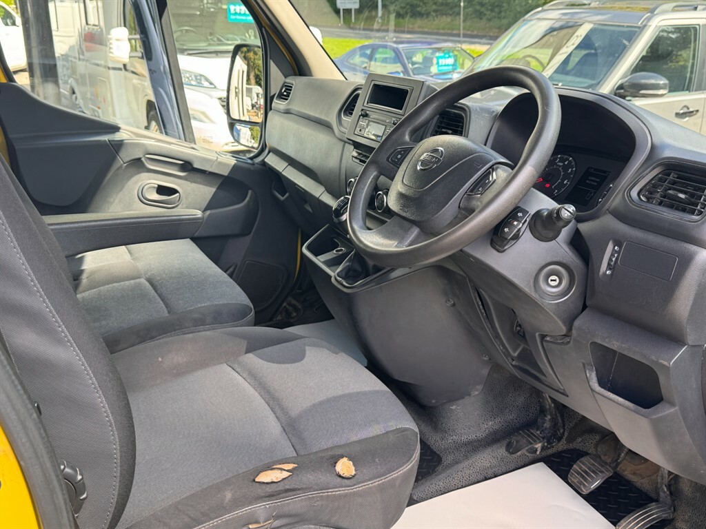 Nissan NV400 2.3L Dci Tekna L2h2 Yellow #3