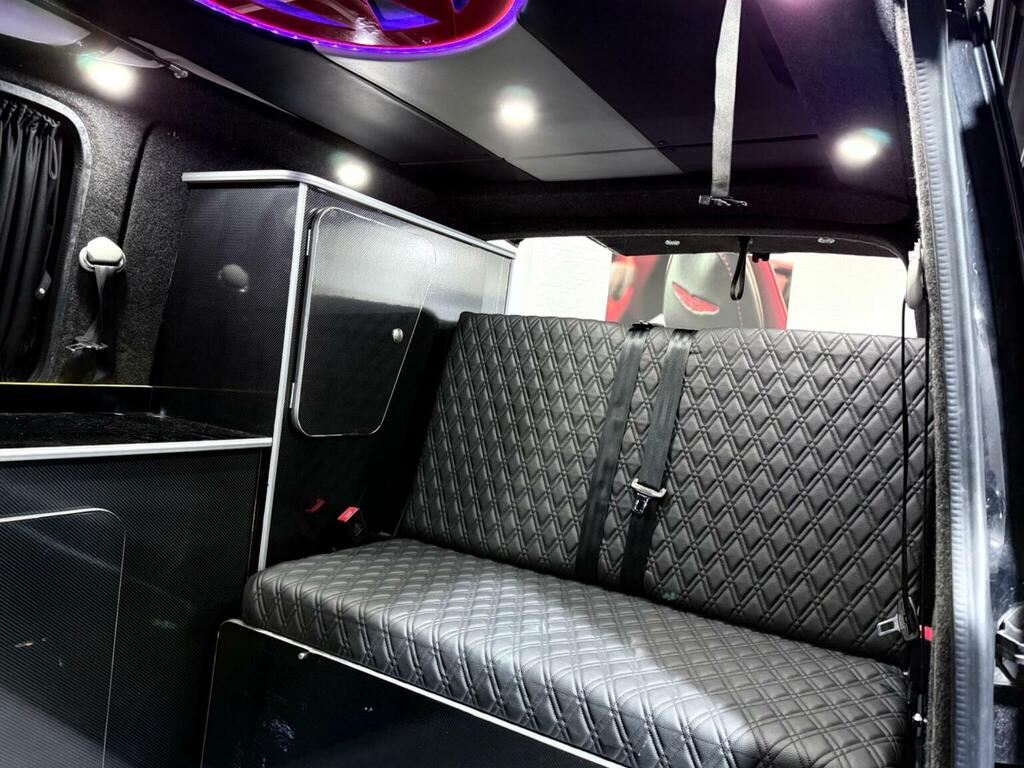 Volkswagen Transporter Sportline Combi Van 2.0 Bitdi Sportline T32 Kombi L3 H1 Black #5