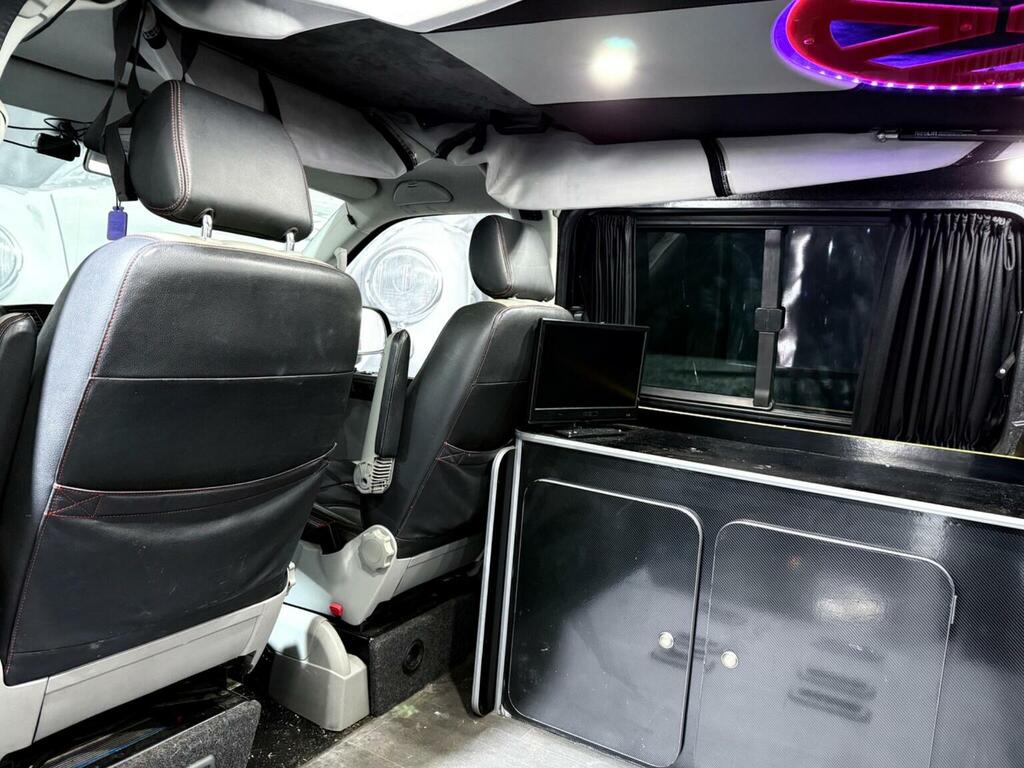 Volkswagen Transporter Sportline Combi Van 2.0 Bitdi Sportline T32 Kombi L3 H1 Black #6
