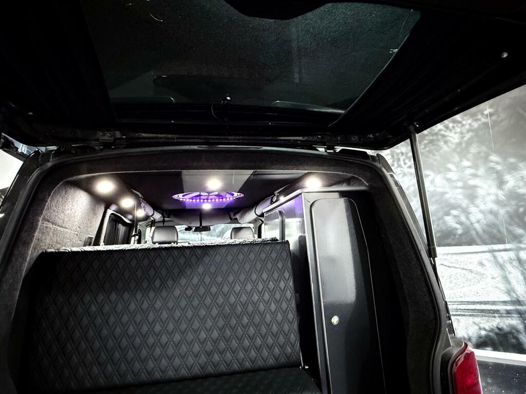Volkswagen Transporter Sportline Combi Van 2.0 Bitdi Sportline T32 Kombi L3 H1 Black #4