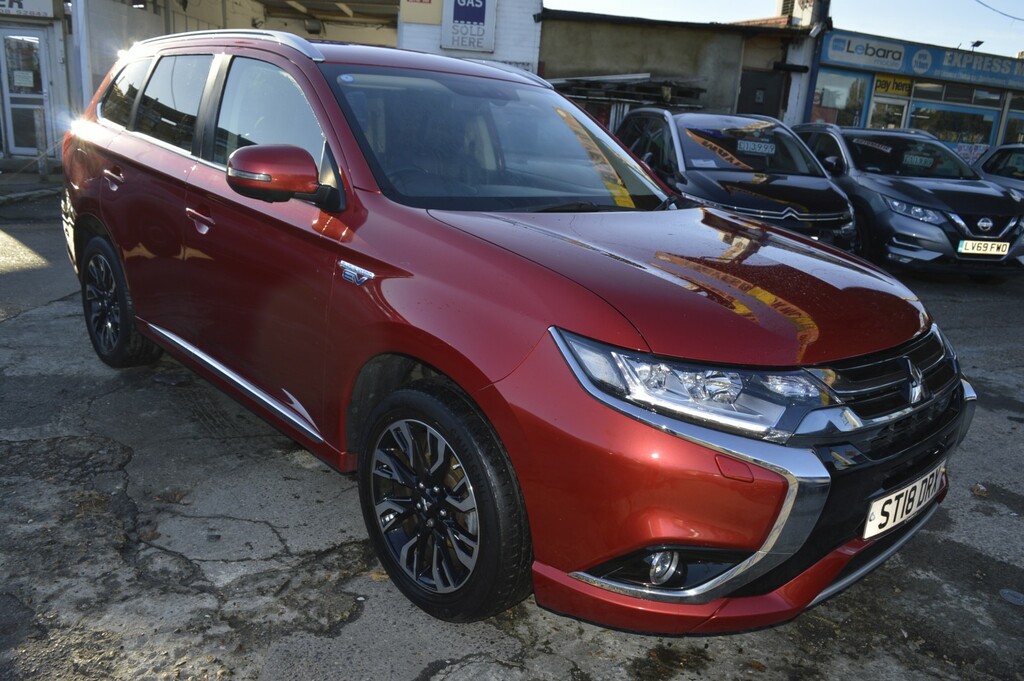 Mitsubishi Outlander Suv 2.0 H 12Kwh 4H 2018 Red