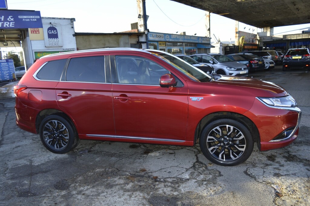 Mitsubishi Outlander Suv 2.0 H 12Kwh 4H 2018 ST18DRX Red #6