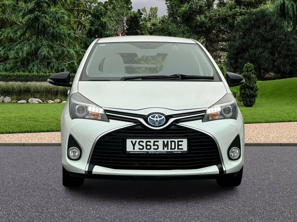 Toyota Yaris 1.5 Vvt-h Sport E-cvt Euro 6 White #2
