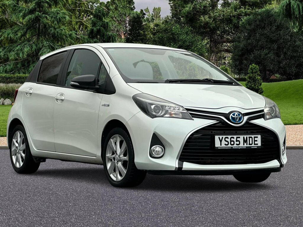 Toyota Yaris 1.5 Vvt-h Sport E-cvt Euro 6 White