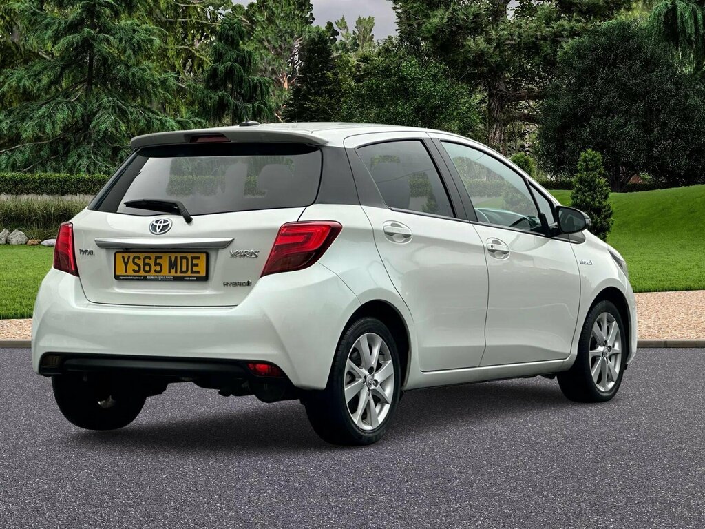Toyota Yaris 1.5 Vvt-h Sport E-cvt Euro 6 White #6
