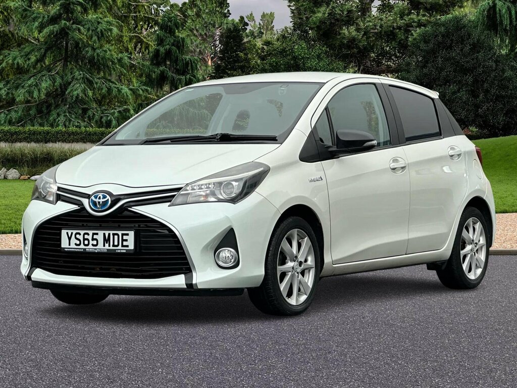 Toyota Yaris 1.5 Vvt-h Sport E-cvt Euro 6 White #3