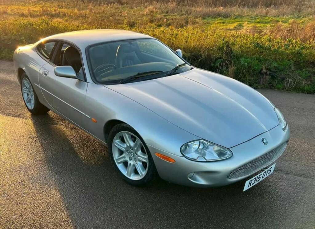 Jaguar XK8 V8 Coupe Red #1