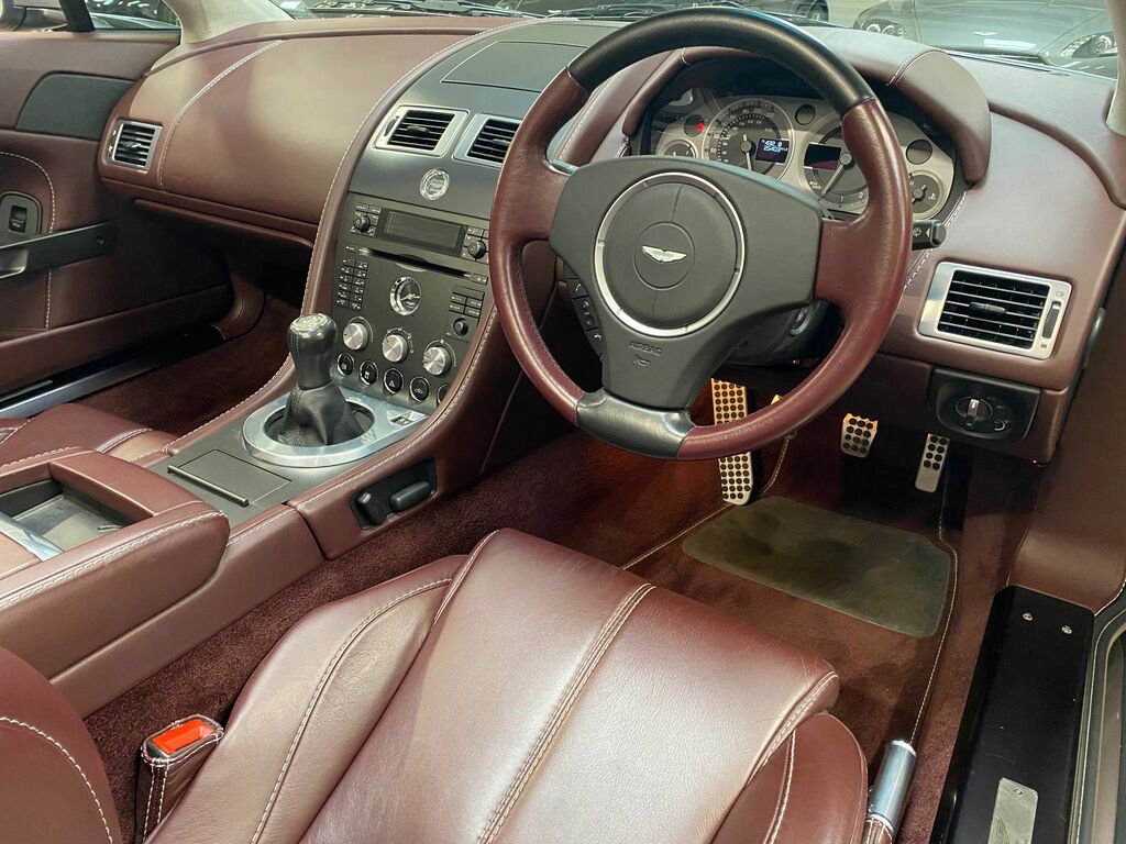 Aston Martin V8 Vantage V8 Silver #10