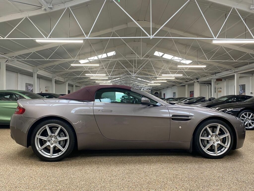 Aston Martin V8 Vantage V8 Silver #7