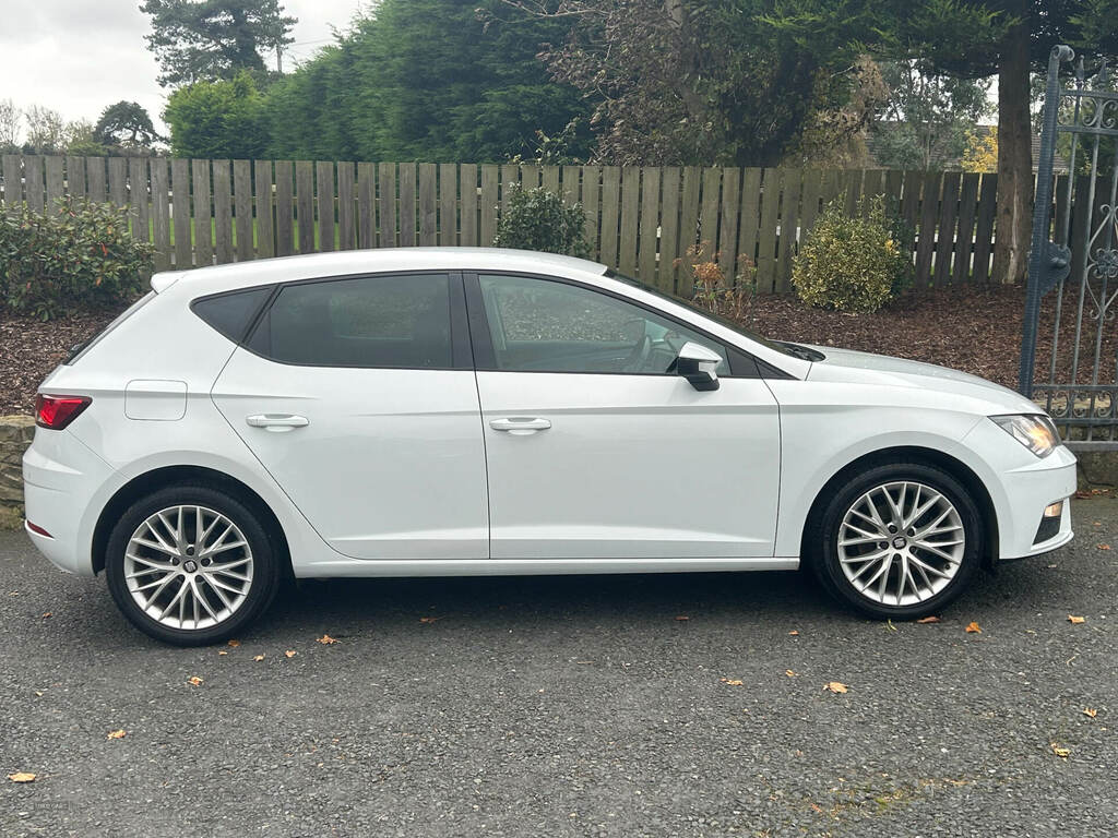Seat Leon 1.6 Tdi Se Dynamic Ez LT70FRV White #2