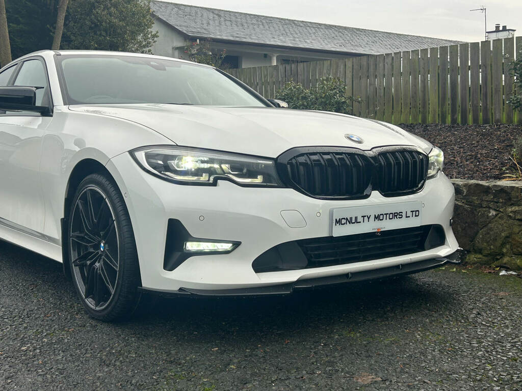 BMW 3 Series 318D Se MT21WWF White #4