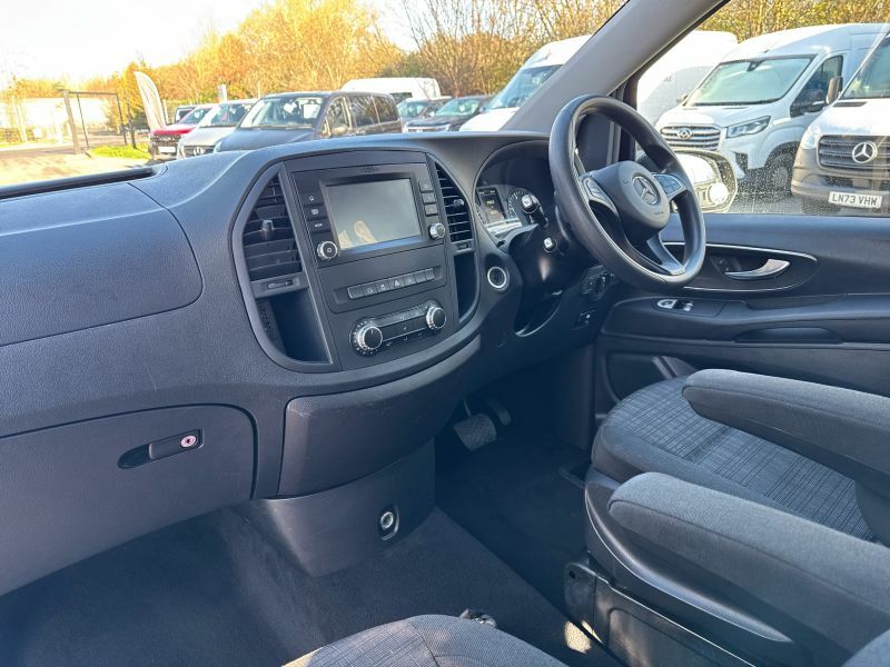Mercedes-Benz Vito 2.1 119 Cdi Select Tourer G-tronic Rwd L2 Euro 6 Black #3