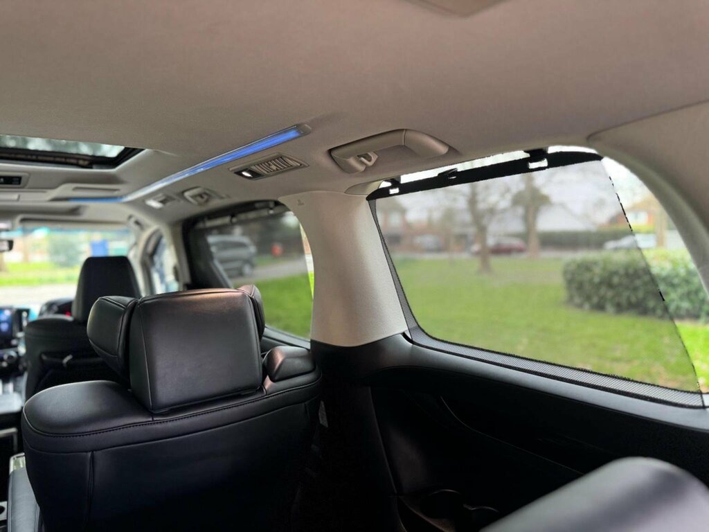 Toyota Vellfire 3.5 V6 Vellfire Executive Black #24
