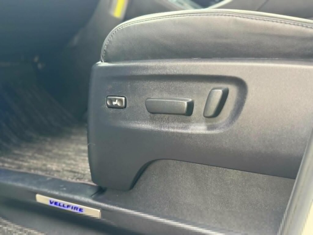 Toyota Vellfire 3.5 V6 Vellfire Executive Black #43