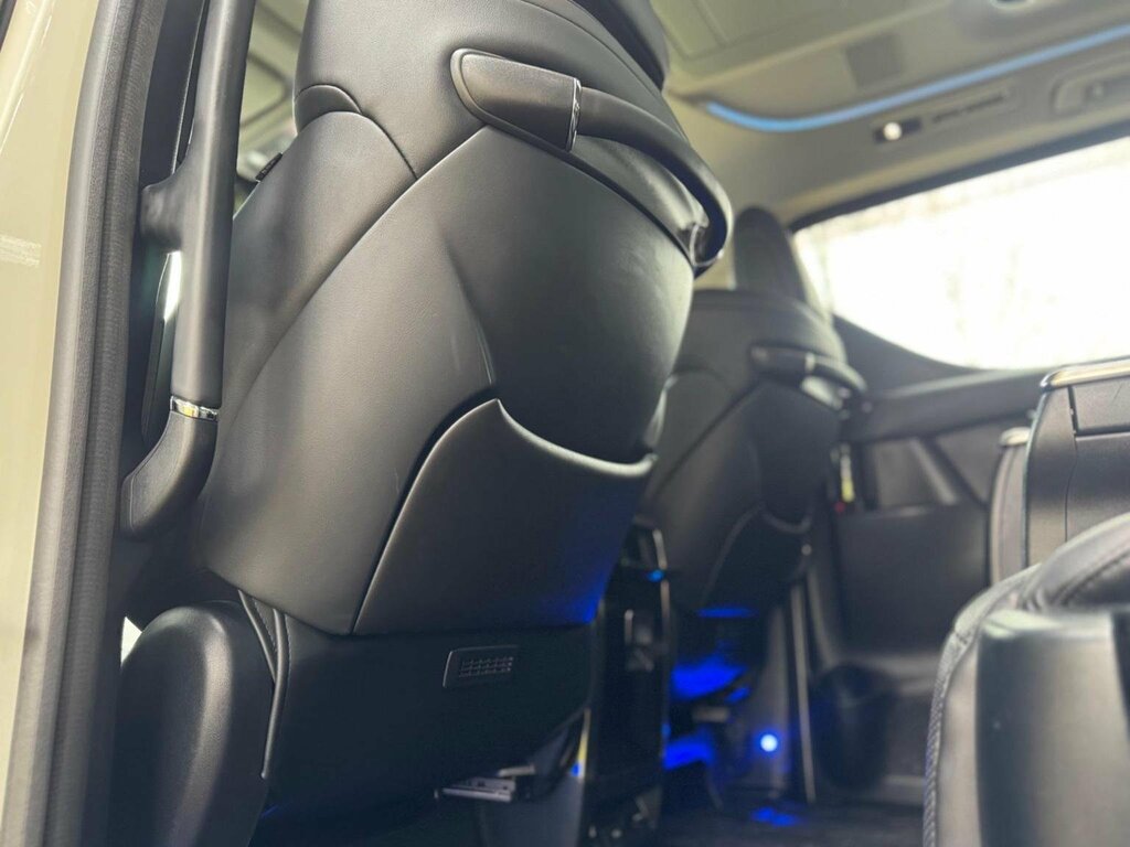 Toyota Vellfire 3.5 V6 Vellfire Executive Black #18