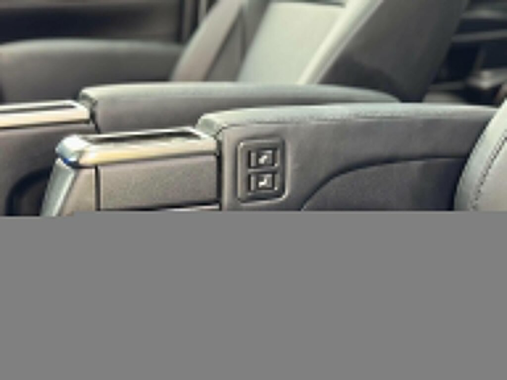Toyota Vellfire 3.5 V6 Vellfire Executive Black #26