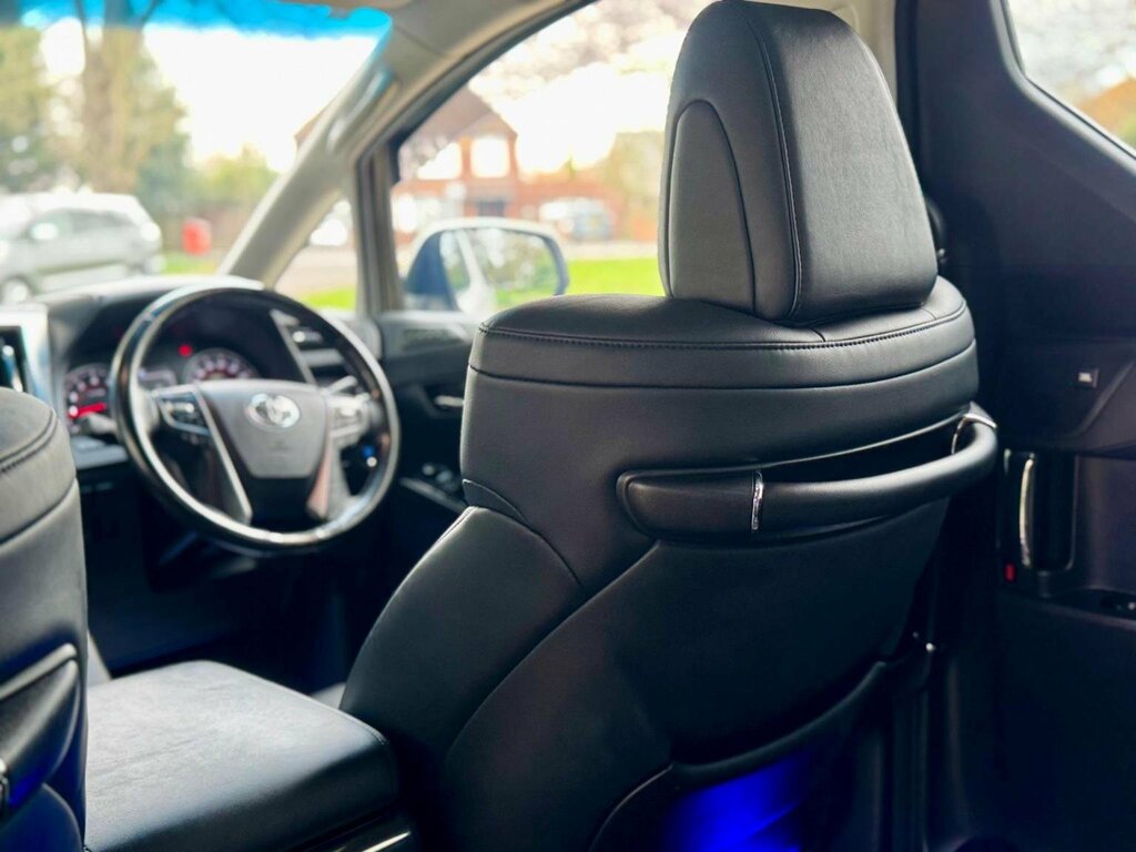 Toyota Vellfire 3.5 V6 Vellfire Executive Black #13