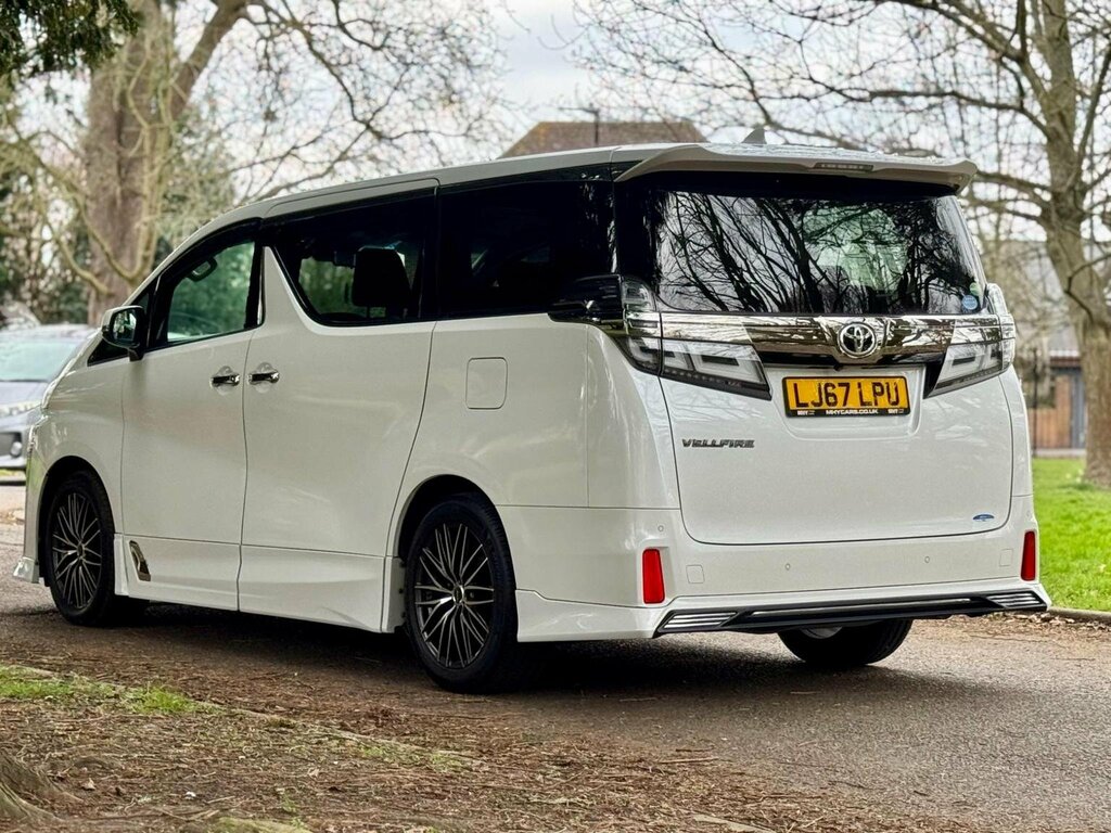 Toyota Vellfire 3.5 V6 Vellfire Executive Black #4