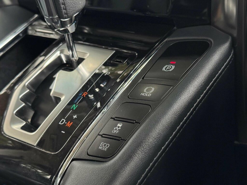 Toyota Vellfire 3.5 V6 Vellfire Executive Black #17