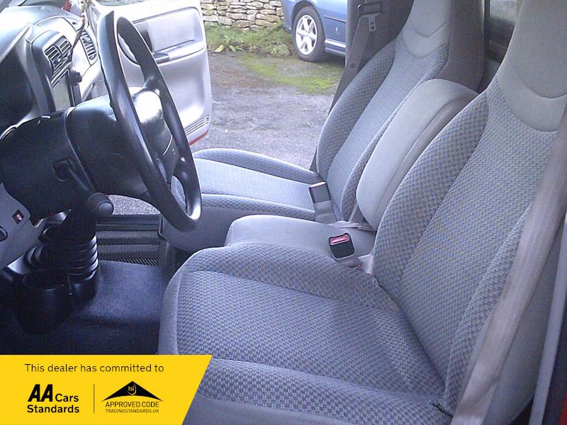 Ford Ranger 2.5D Regular Cab Pickup 4X2 White #17