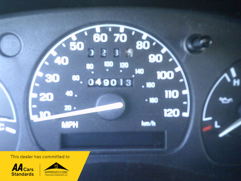 Ford Ranger 2.5D Regular Cab Pickup 4X2 White #18