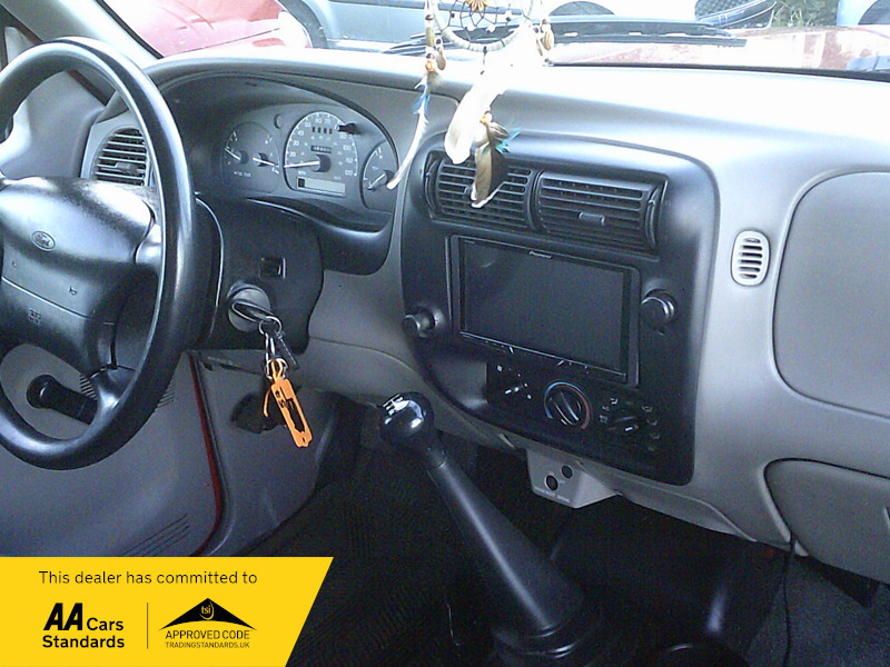 Ford Ranger 2.5D Regular Cab Pickup 4X2 White #14