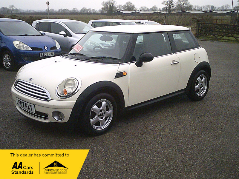 Mini Hatch Automatic White #5