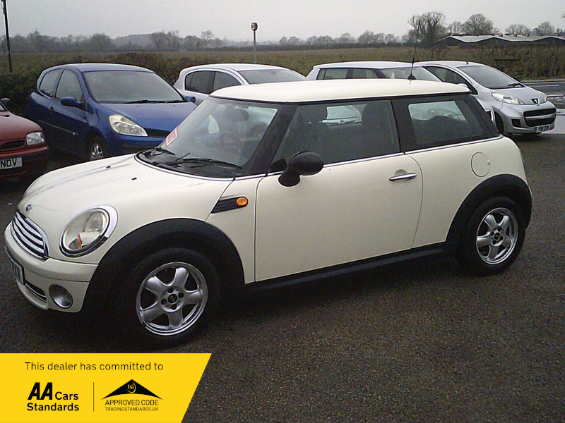Mini Hatch Automatic White #6