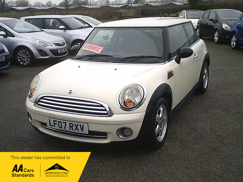 Mini Hatch Automatic White #4