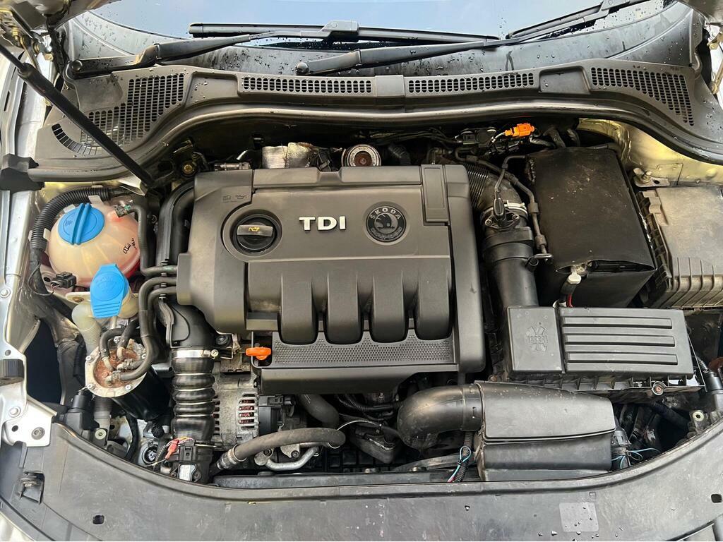 Skoda Superb Hatchback Grey #18