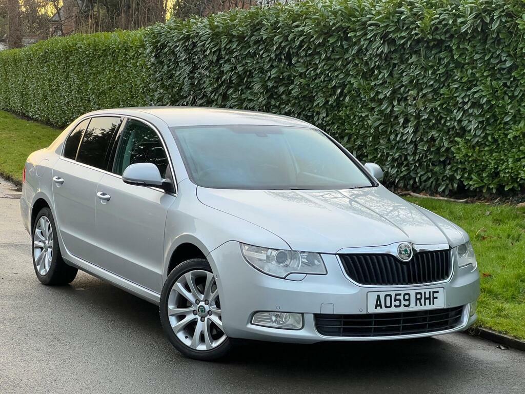 Skoda Superb Hatchback Grey #1
