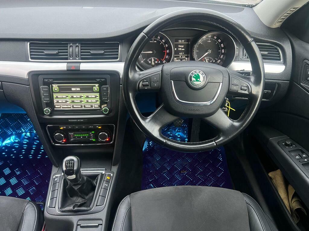 Skoda Superb Hatchback Grey #5