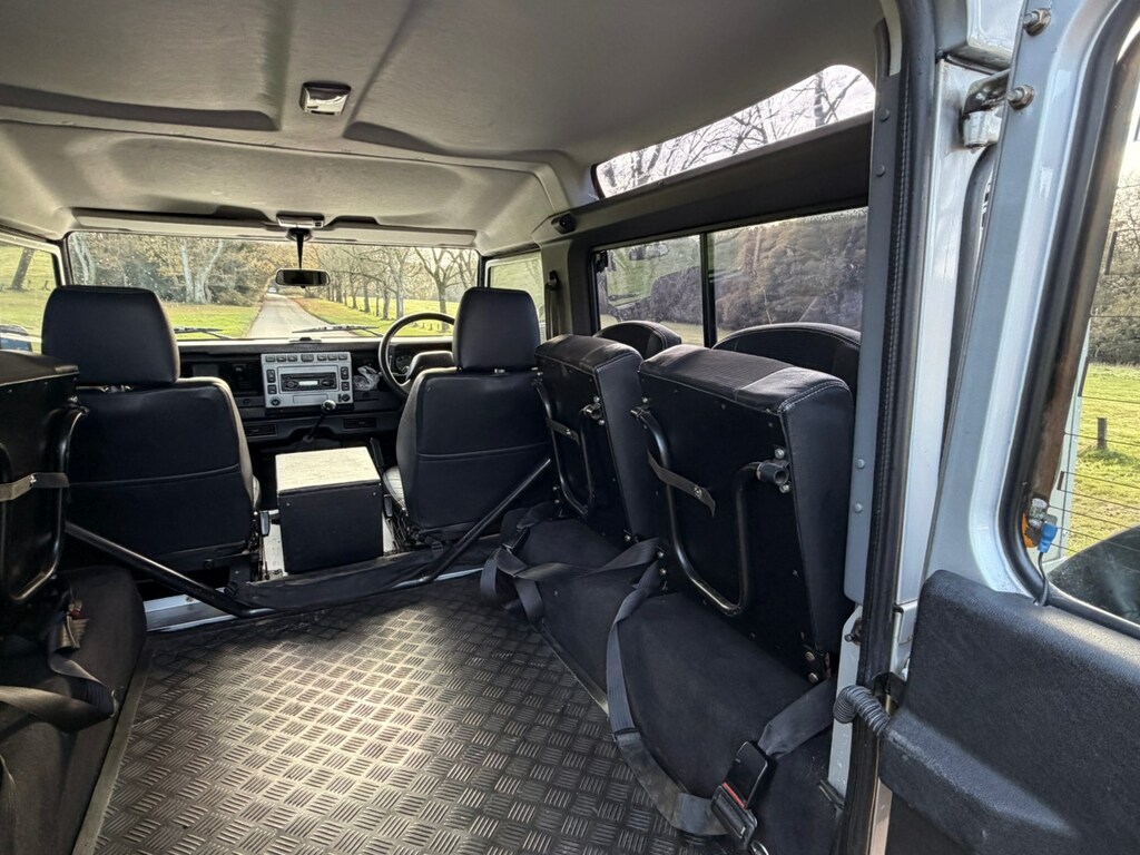 Land Rover Defender Grey #15