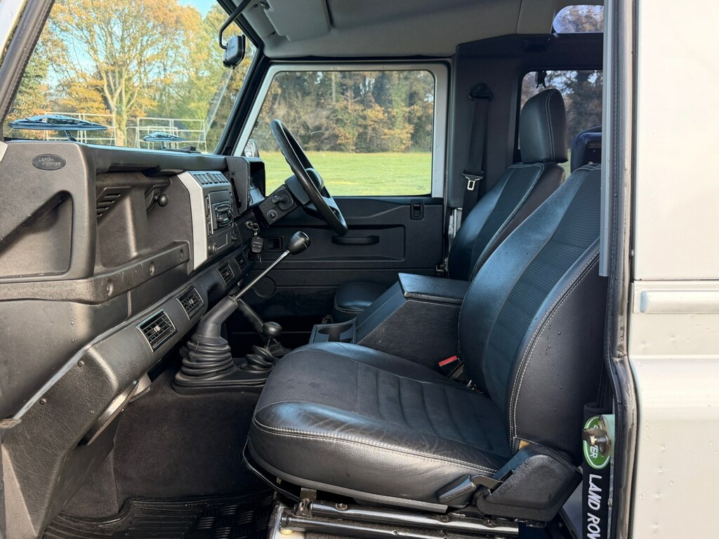 Land Rover Defender Grey #9