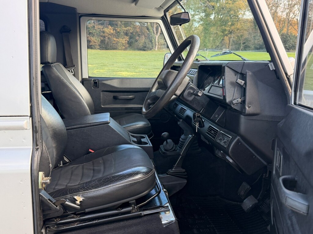 Land Rover Defender Grey #11
