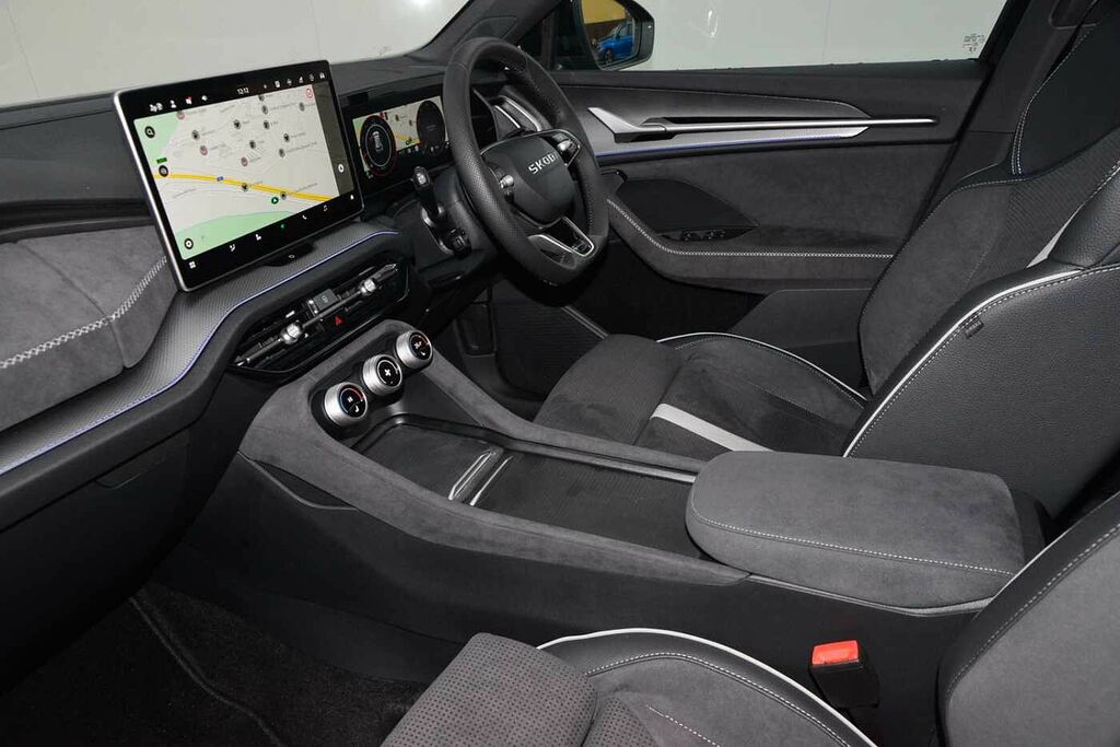 Skoda Kodiaq 1.5 Tsi E-tec Sportline Dsg 7 Seat SL75KGG Black #2