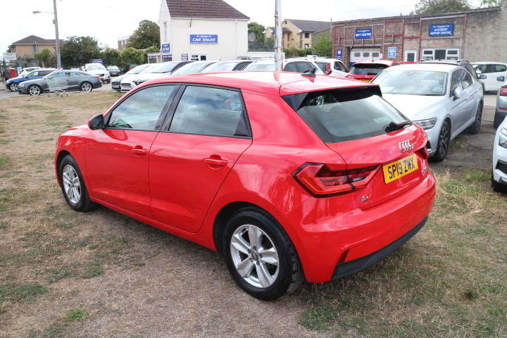 Audi A1 Sportback Tfsi Se SP19ZWX Red #3