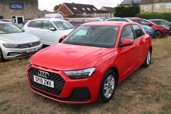 Audi A1 Sportback Tfsi Se SP19ZWX Red #2