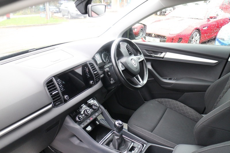 Skoda Karoq Se Nav Plus BA18KMF Black #5