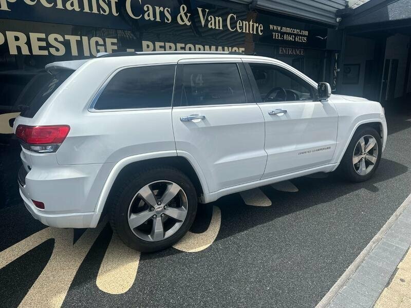 Jeep Grand Cherokee Suv 3.0 Grand Cherokee 3.0L V6 Crd Overland 2016 White #3