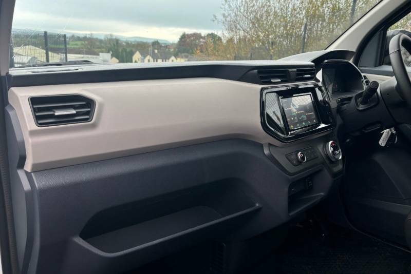 Maxus  2.0 D20 Lwb Van White #9
