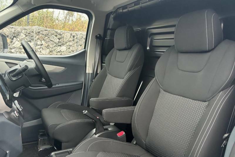 Maxus  2.0 D20 Lwb Van White #11