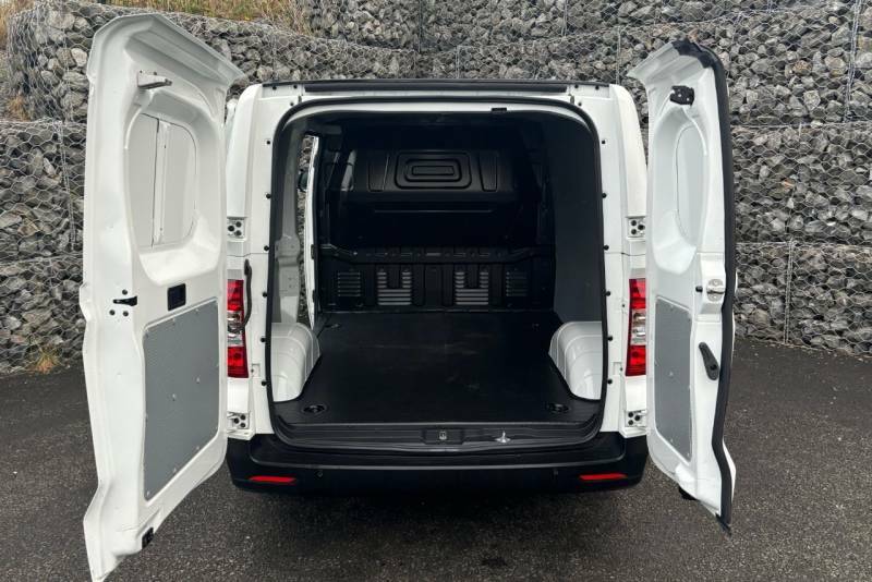 Maxus  2.0 D20 Lwb Van White #31